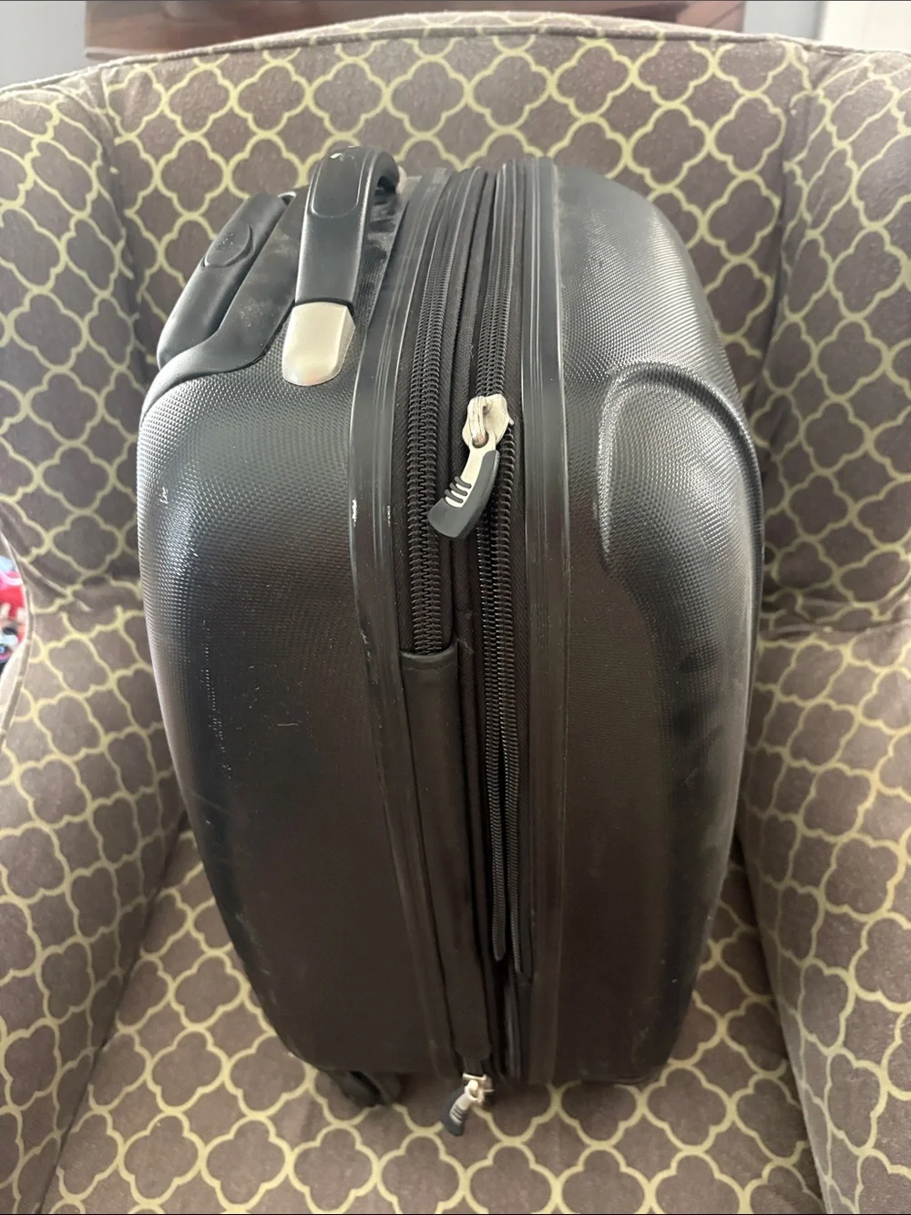 EZ Spinner Hard Shell Carry-On Luggage in Black
